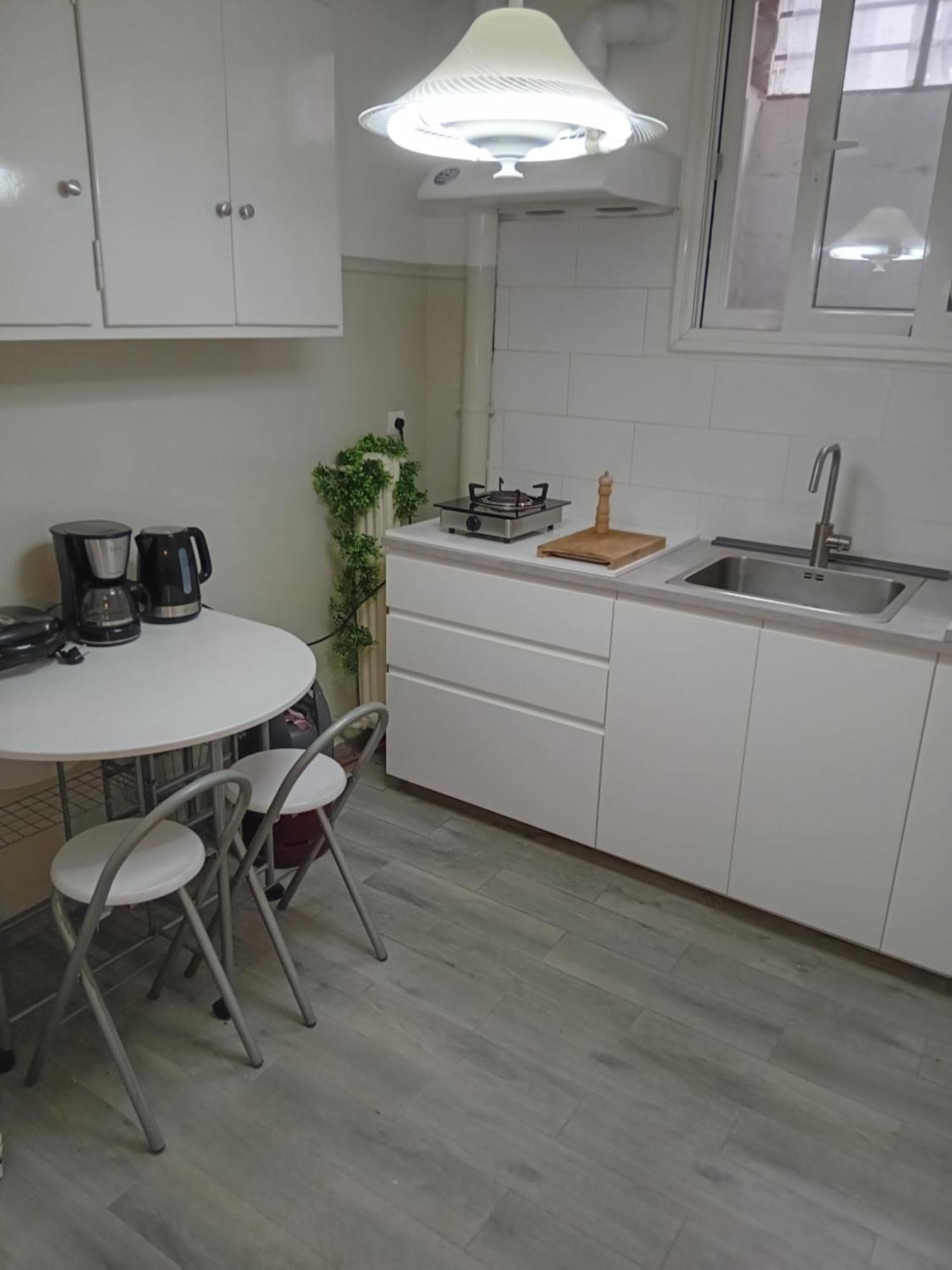 Vestige Basement Apartment Athens Exterior photo